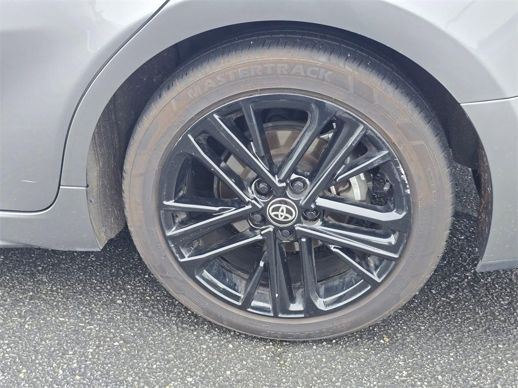 Used 2025 Toyota Camry SE image 9