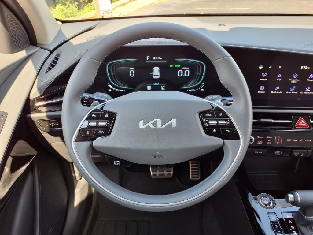 New 2025 Kia Niro SX Touring image 14