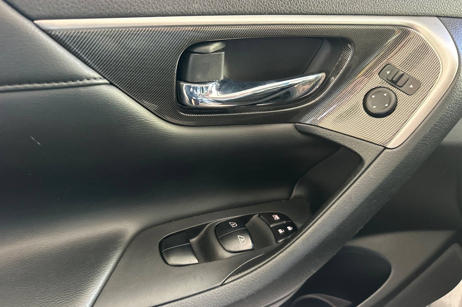 Used 2015 Nissan Altima 3.5 SL FWD image 11