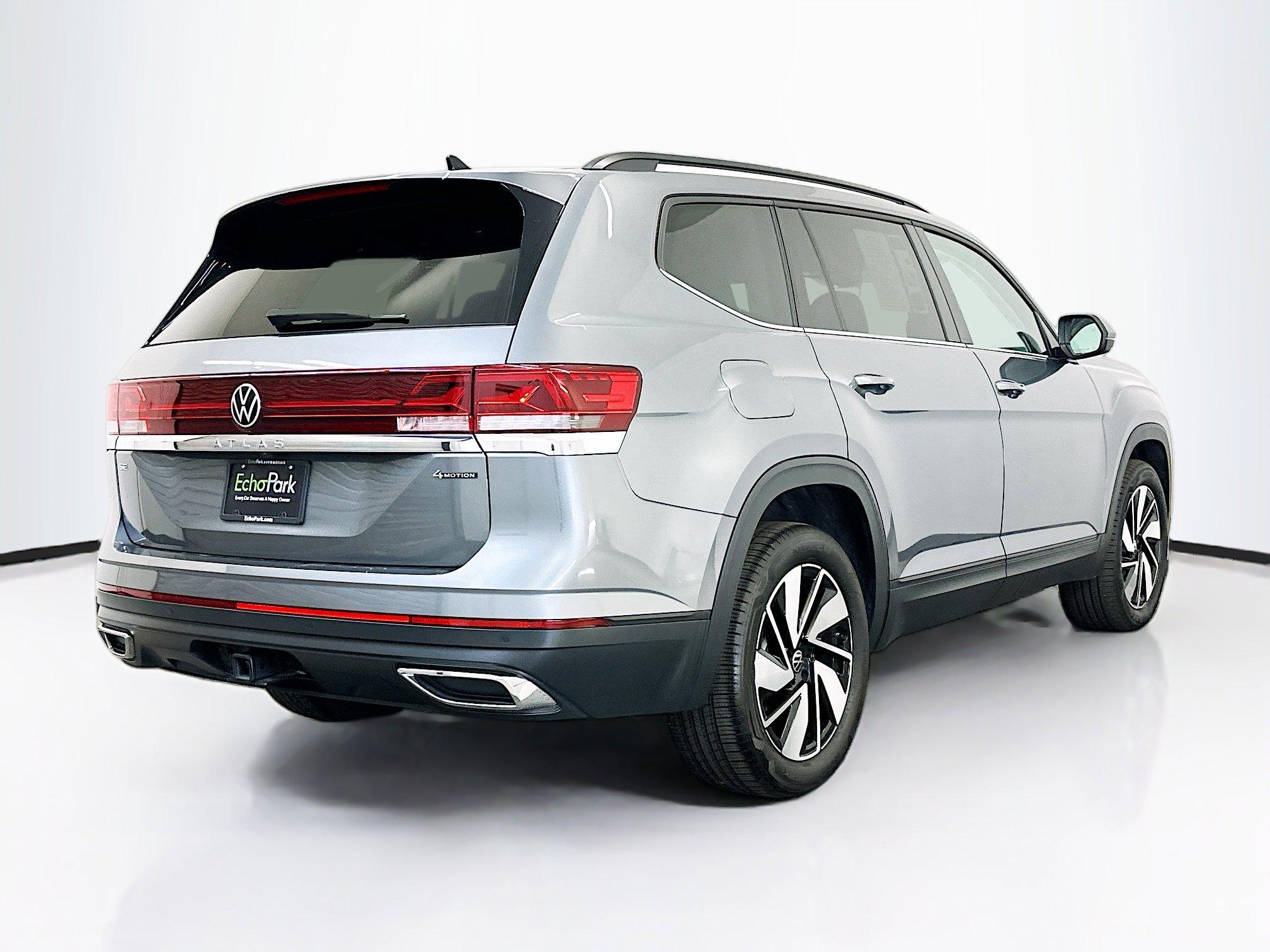 Used 2025 Volkswagen Atlas SE AWD/4WD image 9