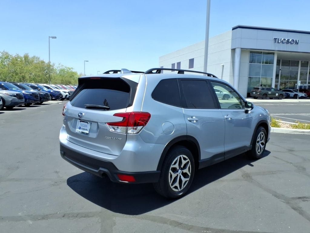 Certified 2023 Subaru Forester Premium AWD/4WD image 9