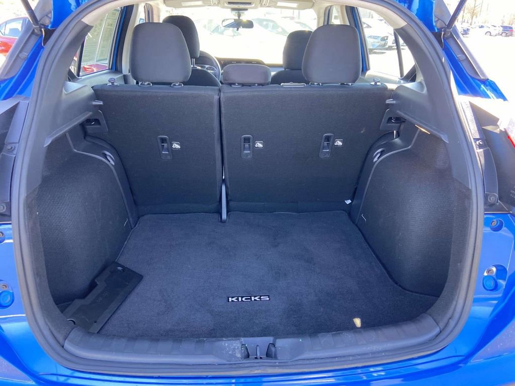 Used 2025 Nissan Kicks Play S image 11