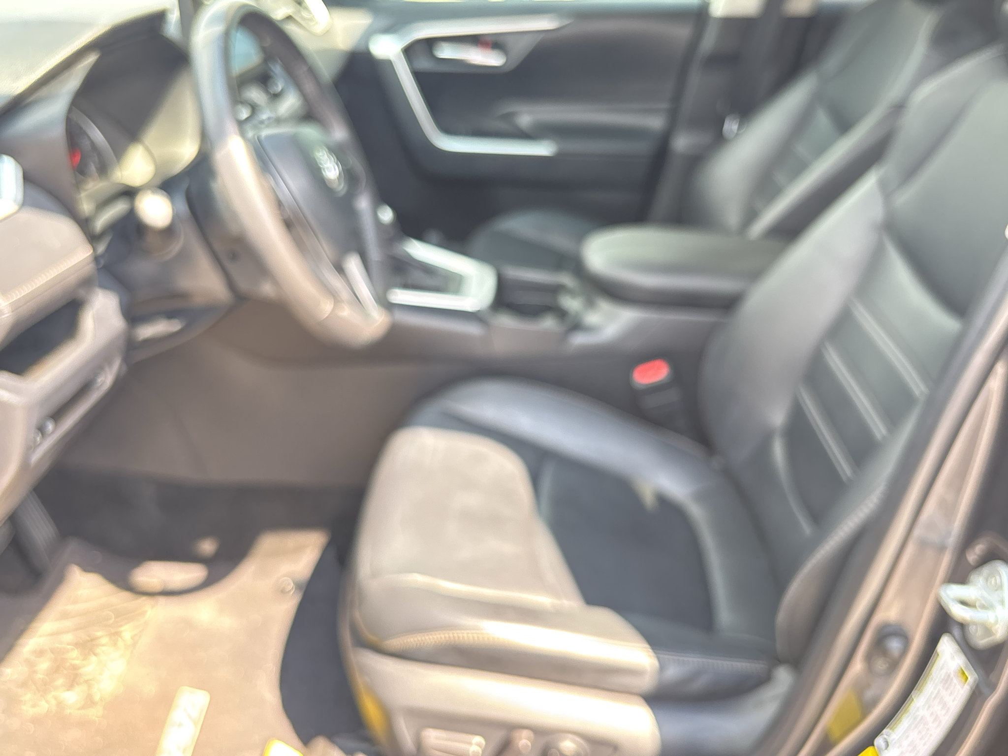 Used 2019 Toyota RAV4 XLE Premium FWD image 14