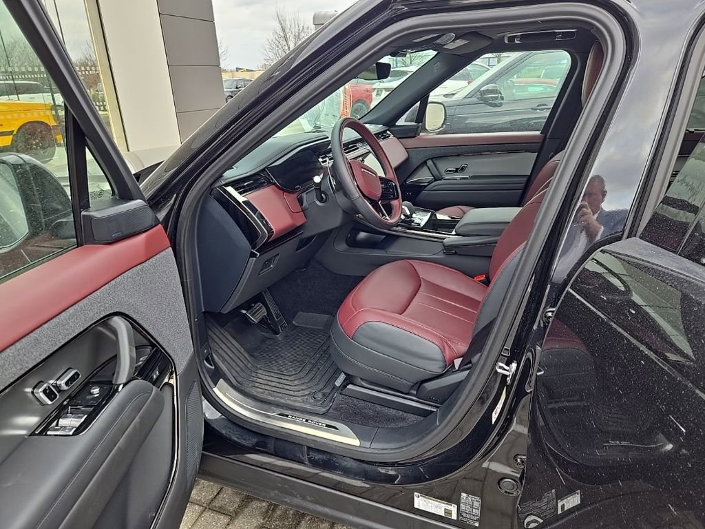 Certified 2025 Land Rover Range Rover Sport Dynamic SE image 16