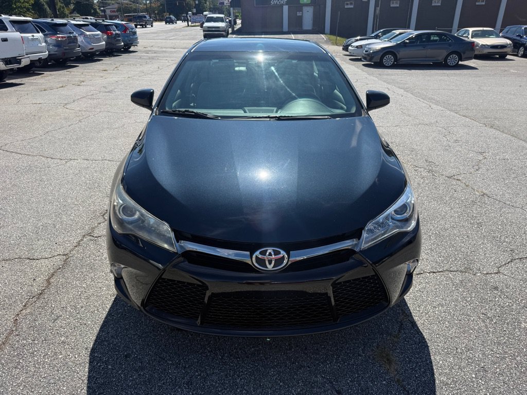Used 2017 Toyota Camry SE FWD image 2