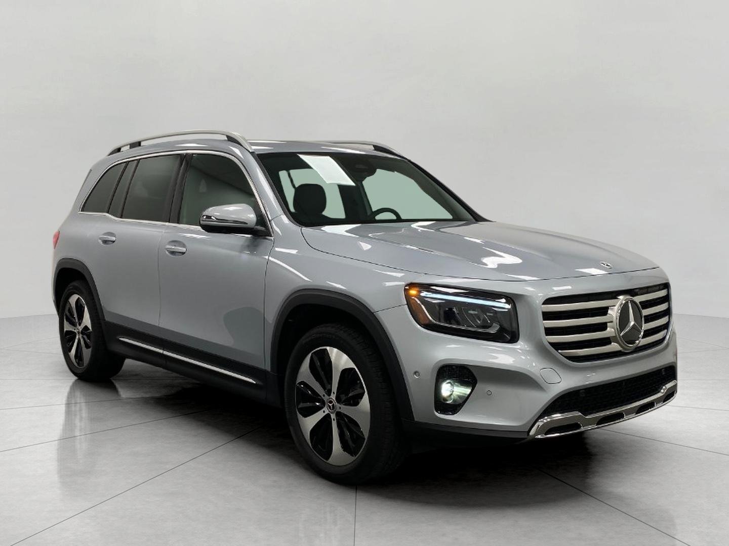 Certified 2026 Mercedes-Benz GLB 250 4MATIC image 32
