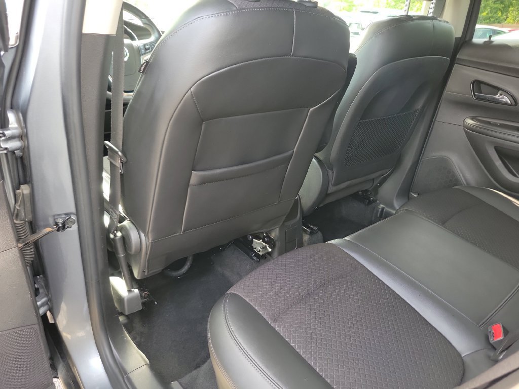 Used 2019 Buick Encore Sport Touring AWD/4WD image 16
