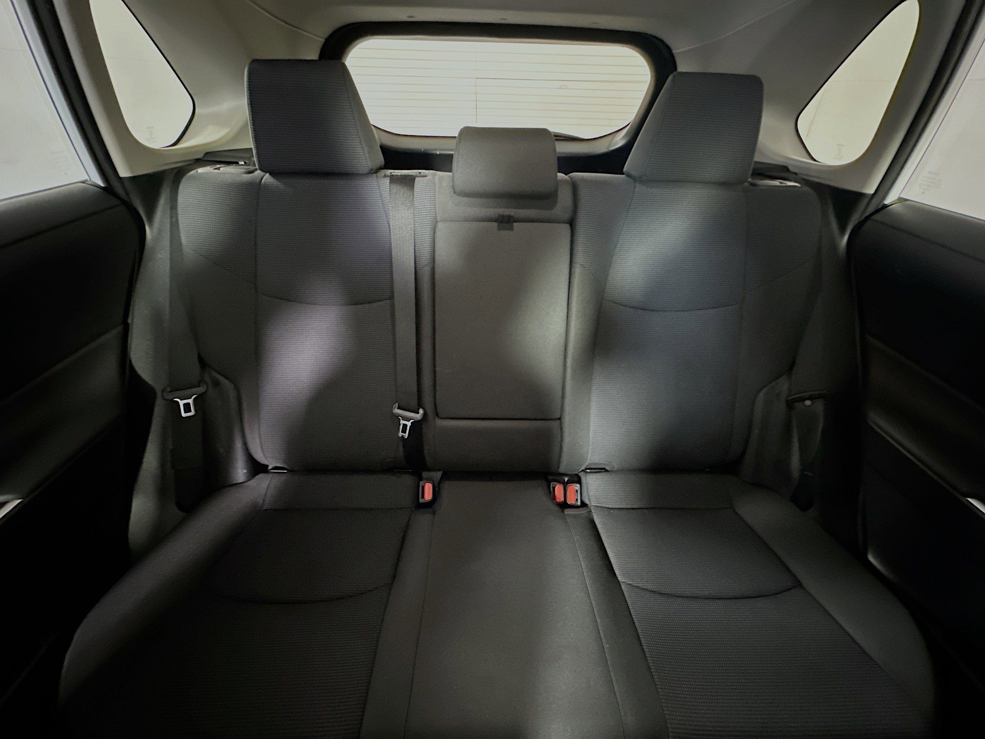 Used 2022 Toyota RAV4 LE AWD/4WD image 29