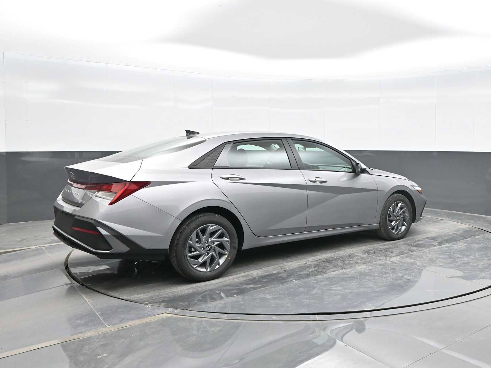 New 2026 Hyundai Elantra Blue image 8