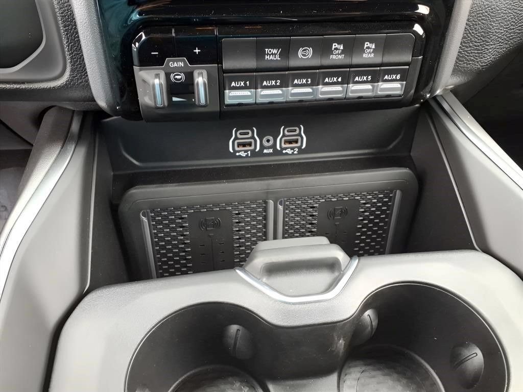 New 2026 RAM 2500 Big Horn AWD/4WD image 12