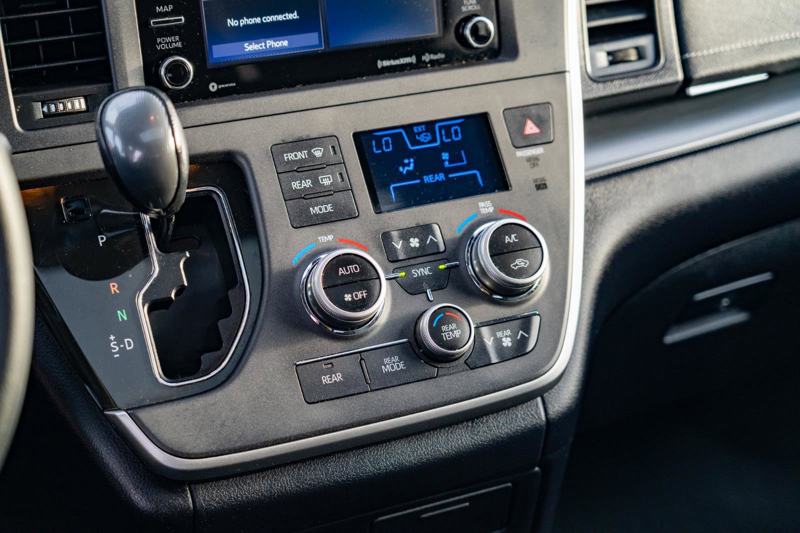 Used 2020 Toyota Sienna SE AWD/4WD image 23