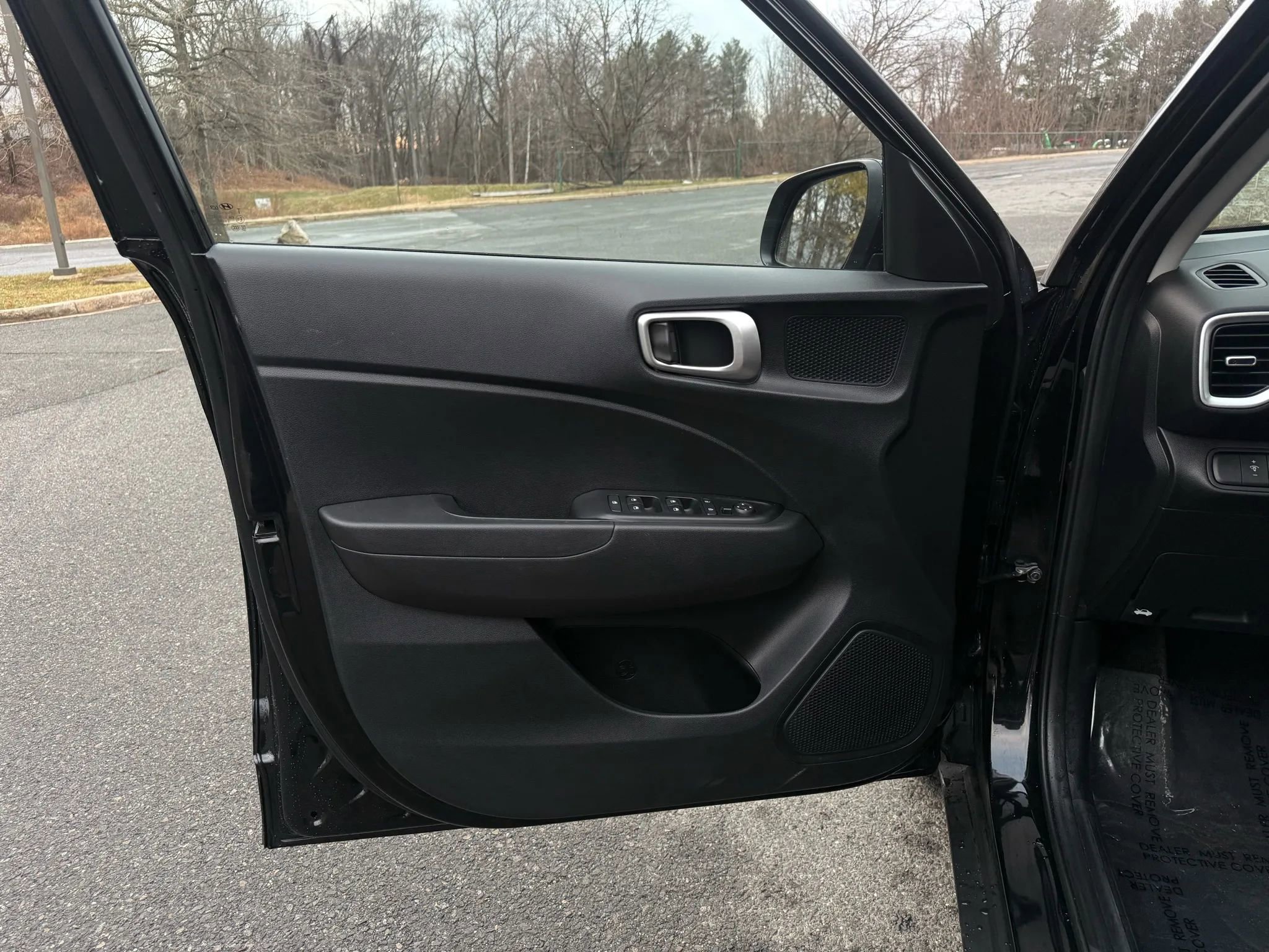 Used 2023 Hyundai Venue SE w/ Cargo Package image 16