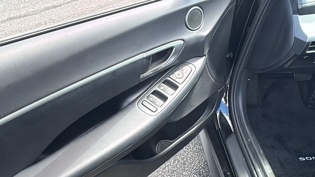 Used 2025 Hyundai Sonata SE FWD image 12