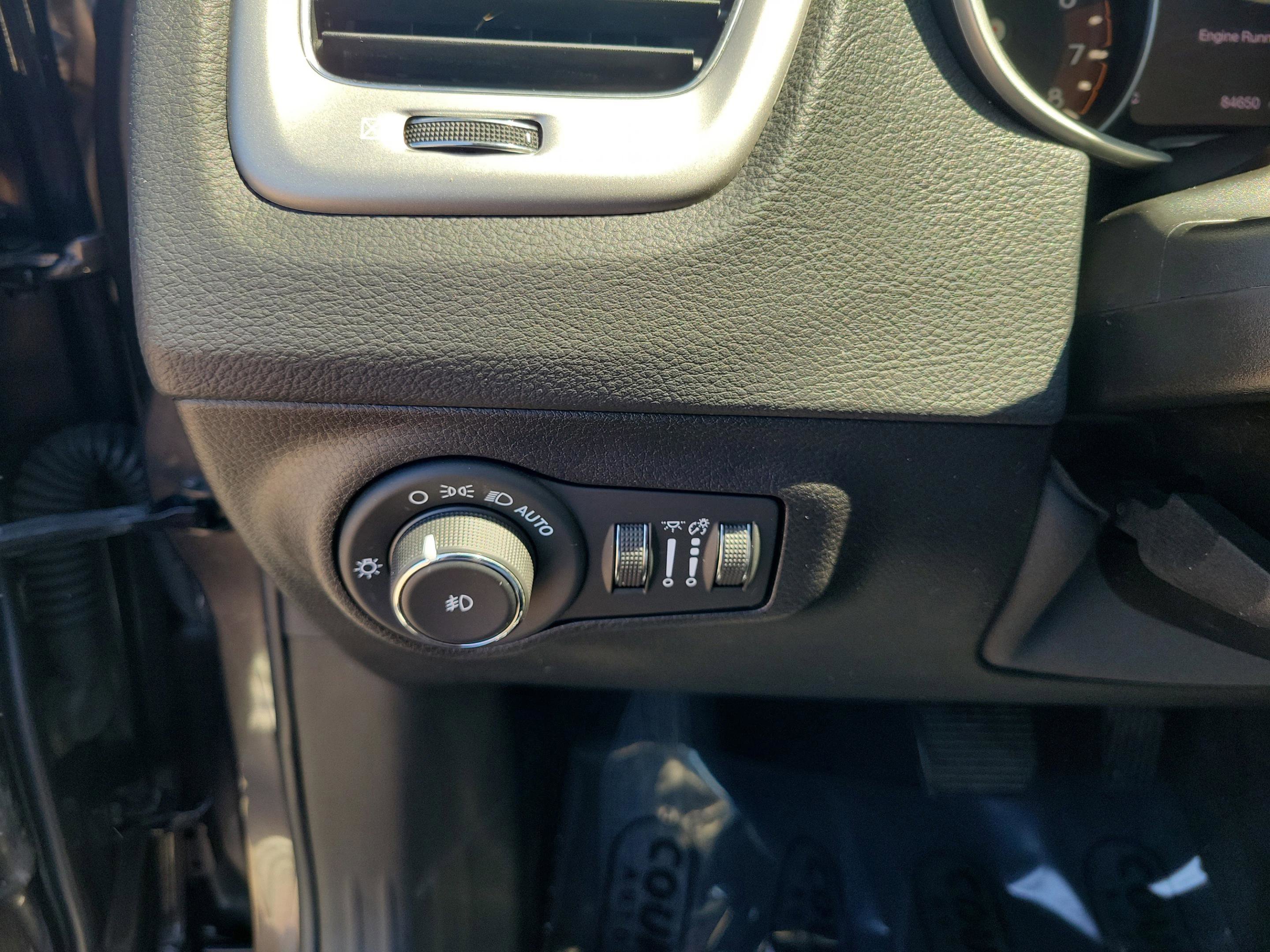 Used 2020 Jeep Compass Latitude w/ Popular Equipment Group image 32