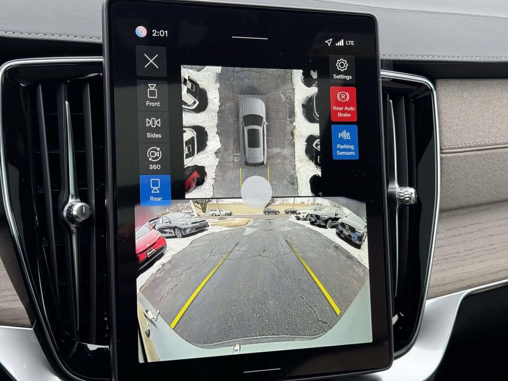 New 2026 Volvo XC90 T8 Plus w/ Protection Package Premier AWD/4WD image 4