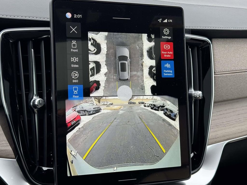 New 2026 Volvo XC90 T8 Plus w/ Protection Package Premier AWD/4WD image 4