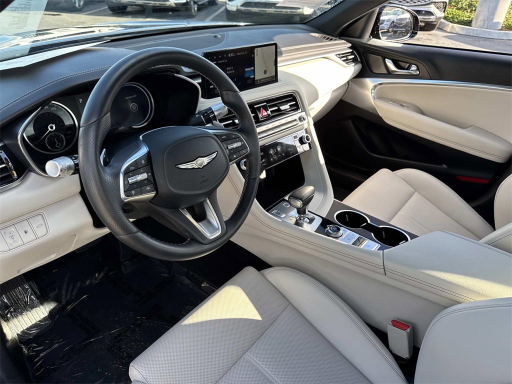 Used 2025 Genesis G70 2.5T image 13