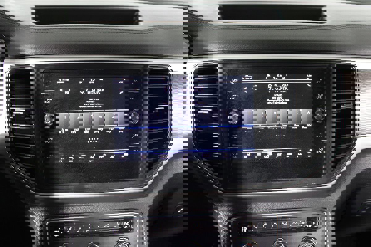 Used 2021 Volkswagen Atlas Cross Sport SE w/ Panoramic Sunroof Package image 18