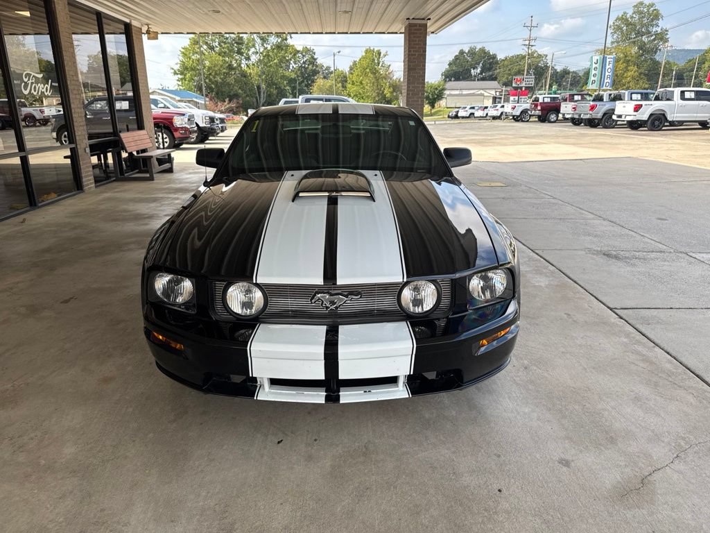 Used 2006 Ford Mustang GT RWD image 2