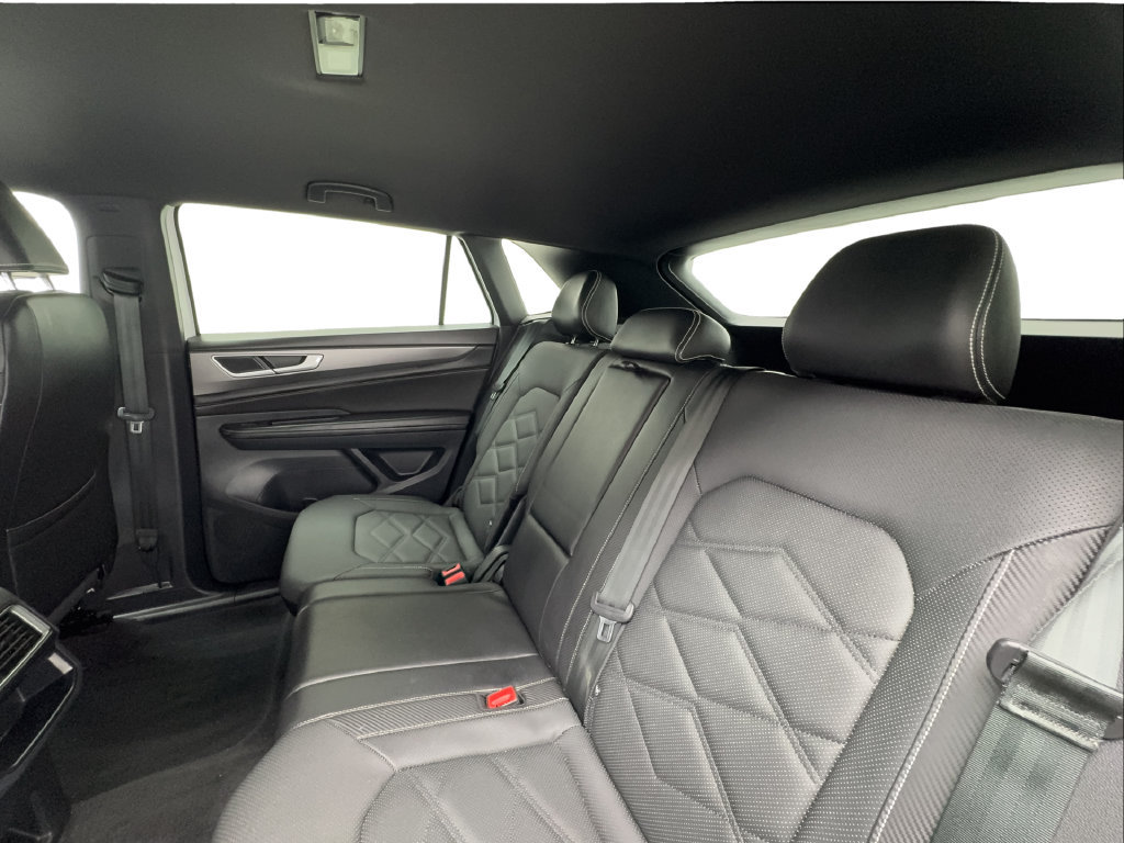 Used 2024 Volkswagen Atlas Cross Sport SE FWD image 27