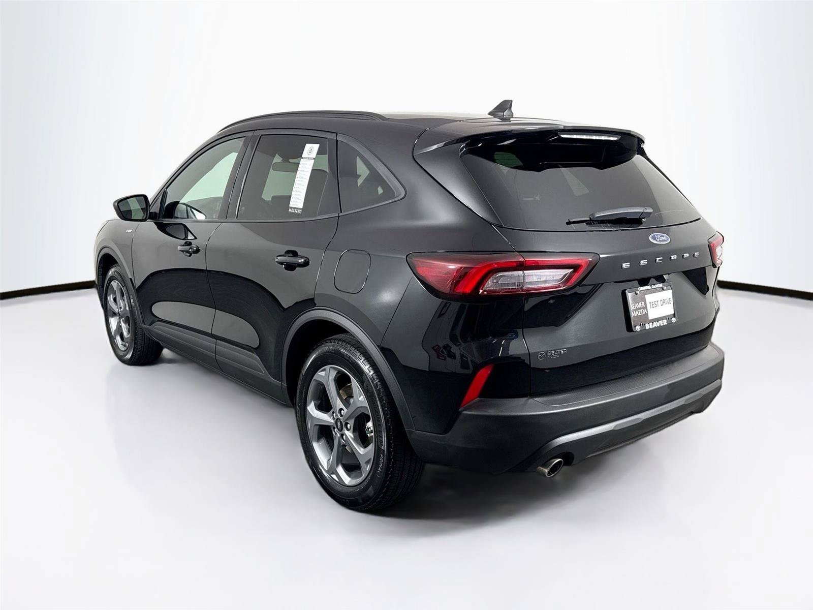 Used 2025 Ford Escape ST-Line FWD image 11