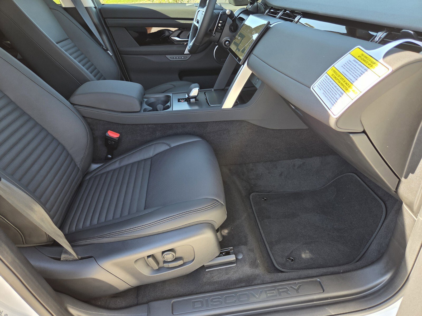 New 2025 Land Rover Discovery Sport S AWD/4WD image 3