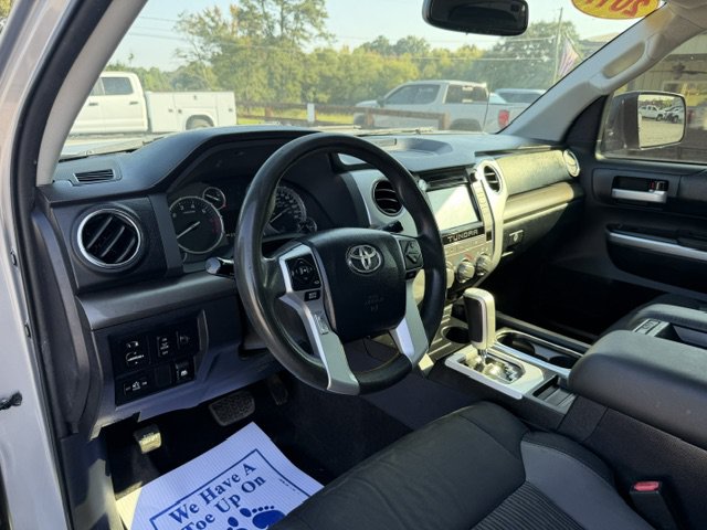 Used 2017 Toyota Tundra SR5 w/ SR5 Upgrade Package RWD image 11