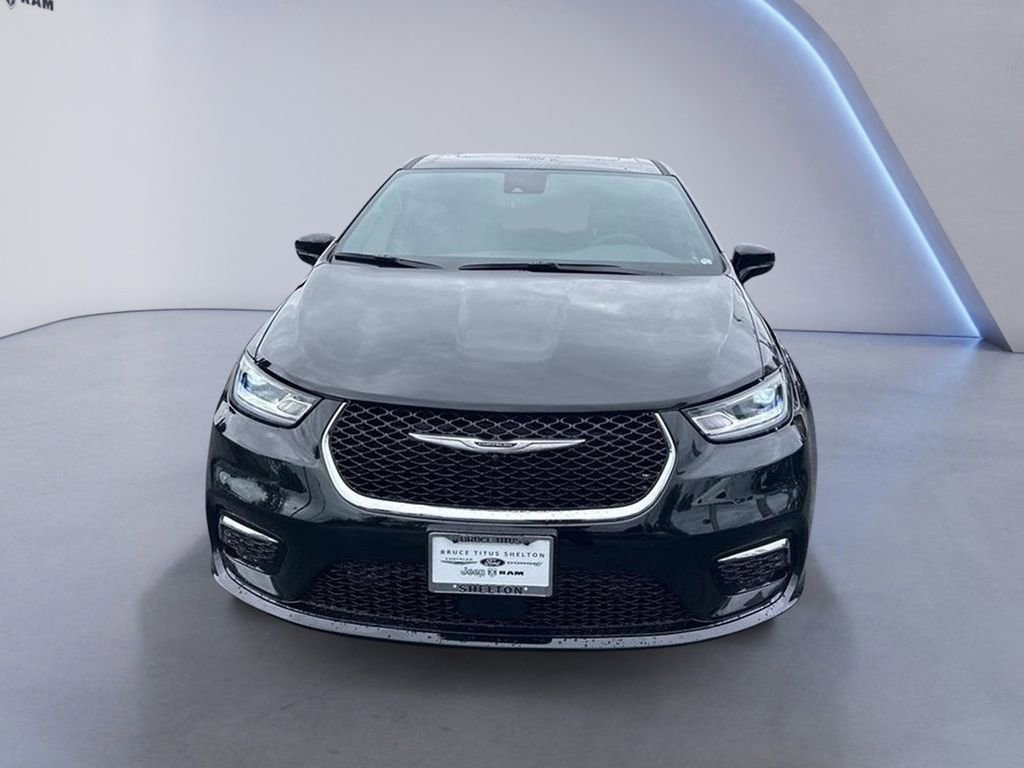 New 2025 Chrysler Pacifica Select w/ Uconnect Theater Family Group image 2