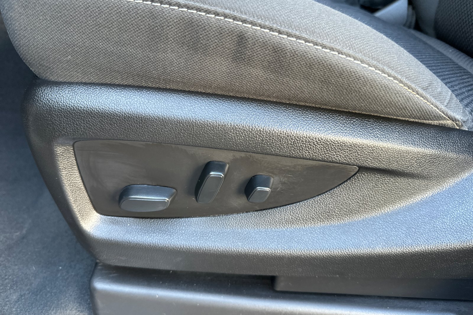 Used 2018 Chevrolet Silverado 1500 LT w/ All Star Edition AWD/4WD image 13