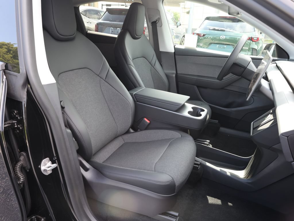 Used 2026 Tesla Model Y 2WD image 21