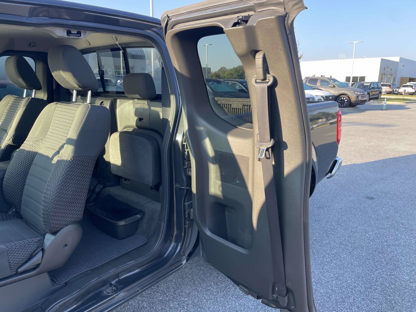 Used 2012 Nissan Frontier SV RWD image 3