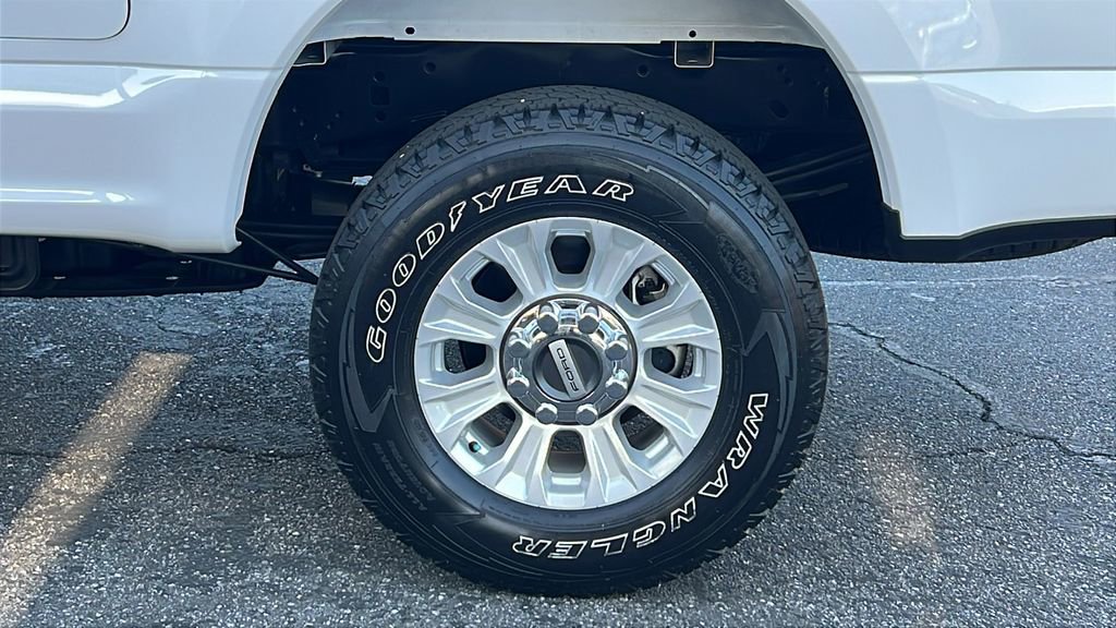 Certified 2022 Ford F250 XL w/ STX Appearance Package AWD/4WD image 7