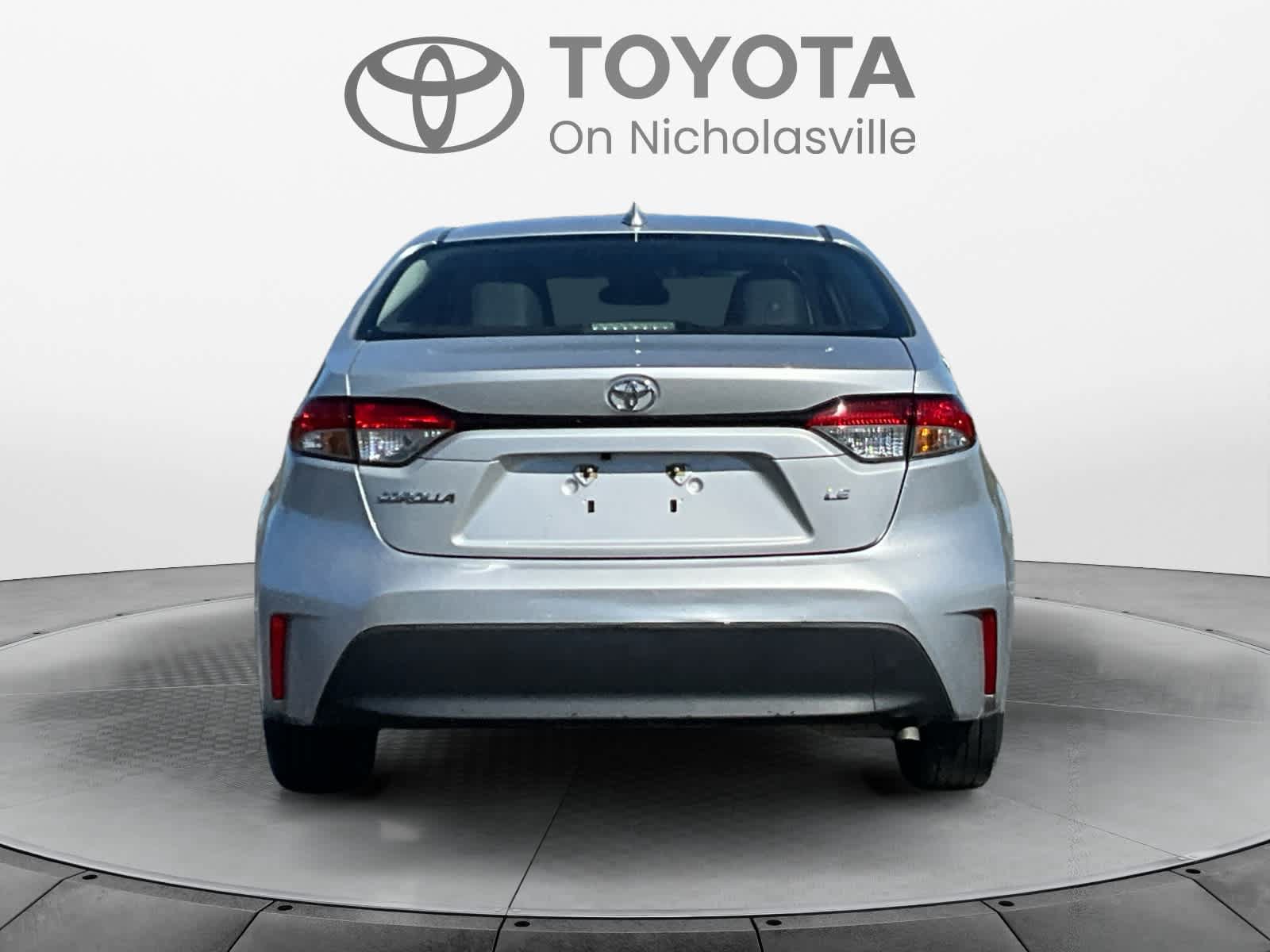 Used 2024 Toyota Corolla LE FWD image 4