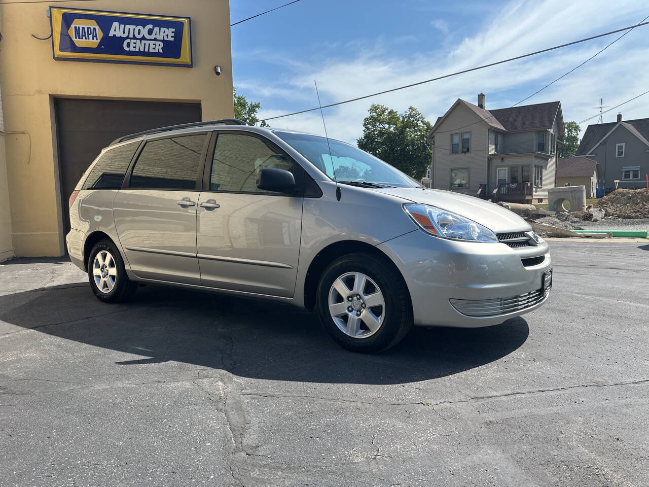 Used 2004 Toyota Sienna LE FWD image 4