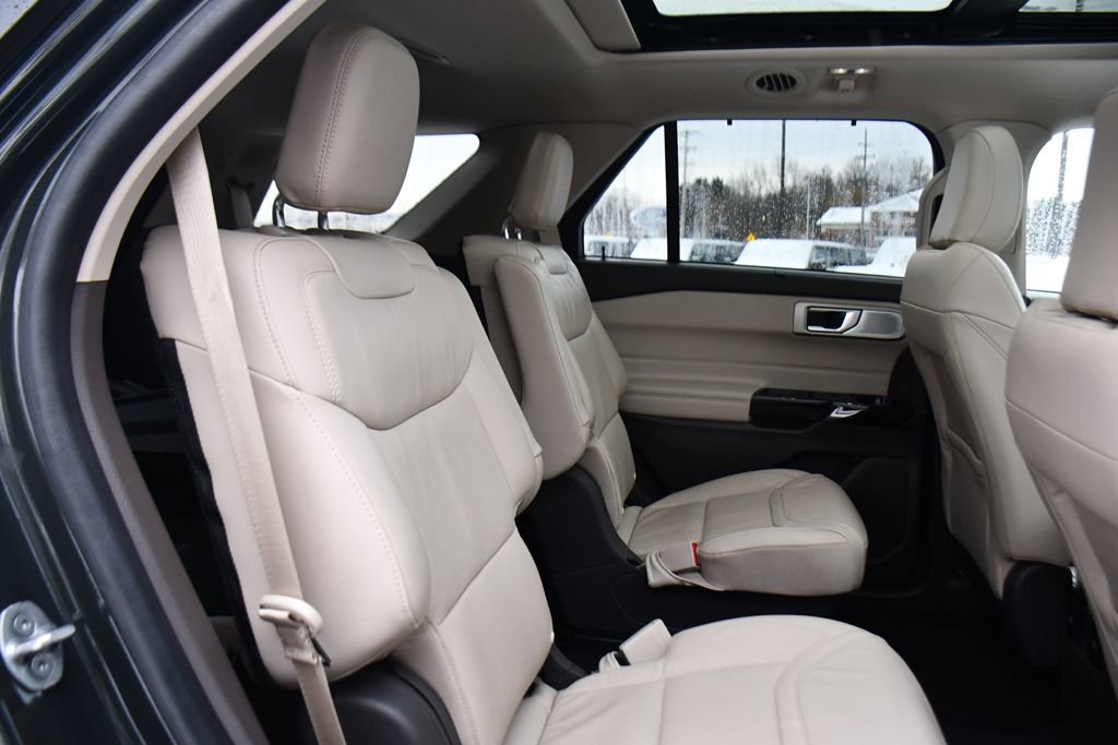 Used 2023 Ford Explorer Platinum w/ Technology Package image 18