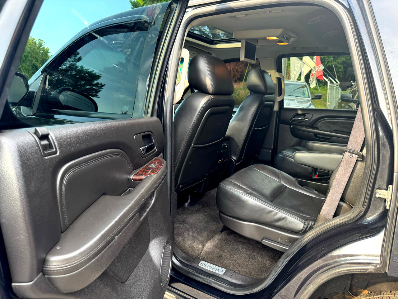 Used 2012 GMC Yukon Denali image 20