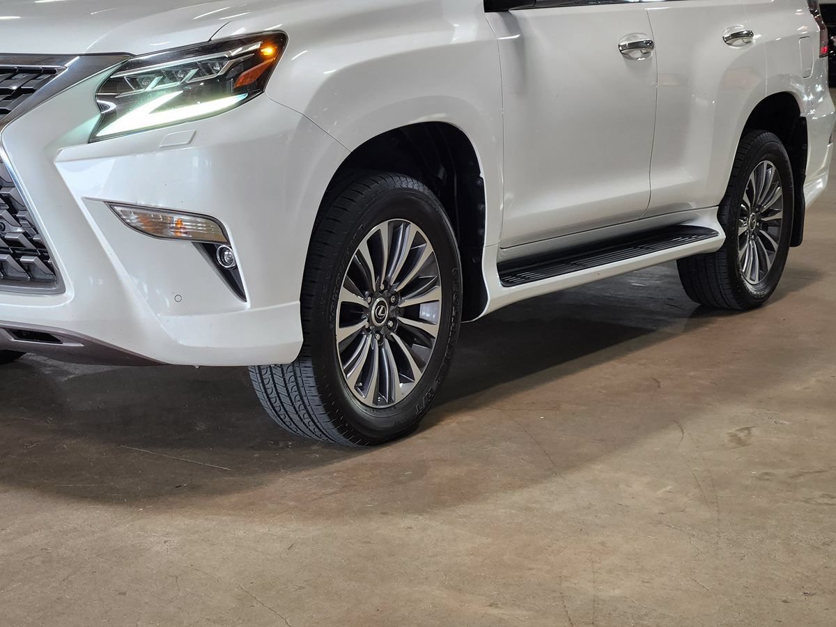 Used 2023 Lexus GX 460 Luxury w/ Accessory Package AWD/4WD image 17