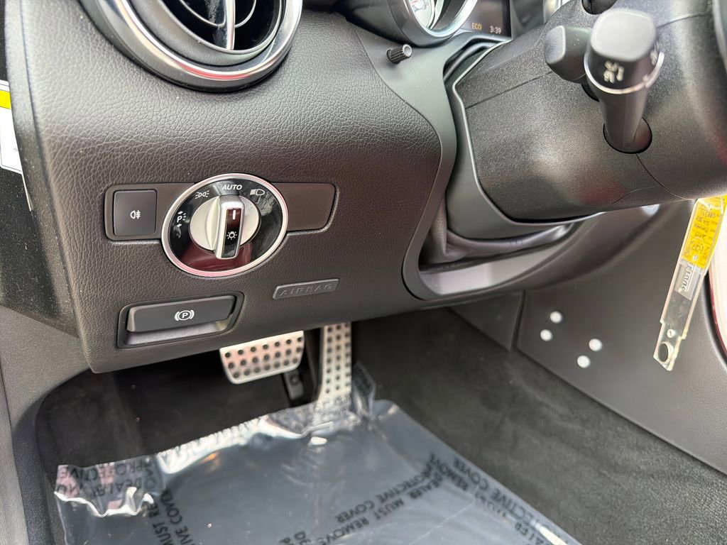 Used 2014 Mercedes-Benz SLK 350 image 17