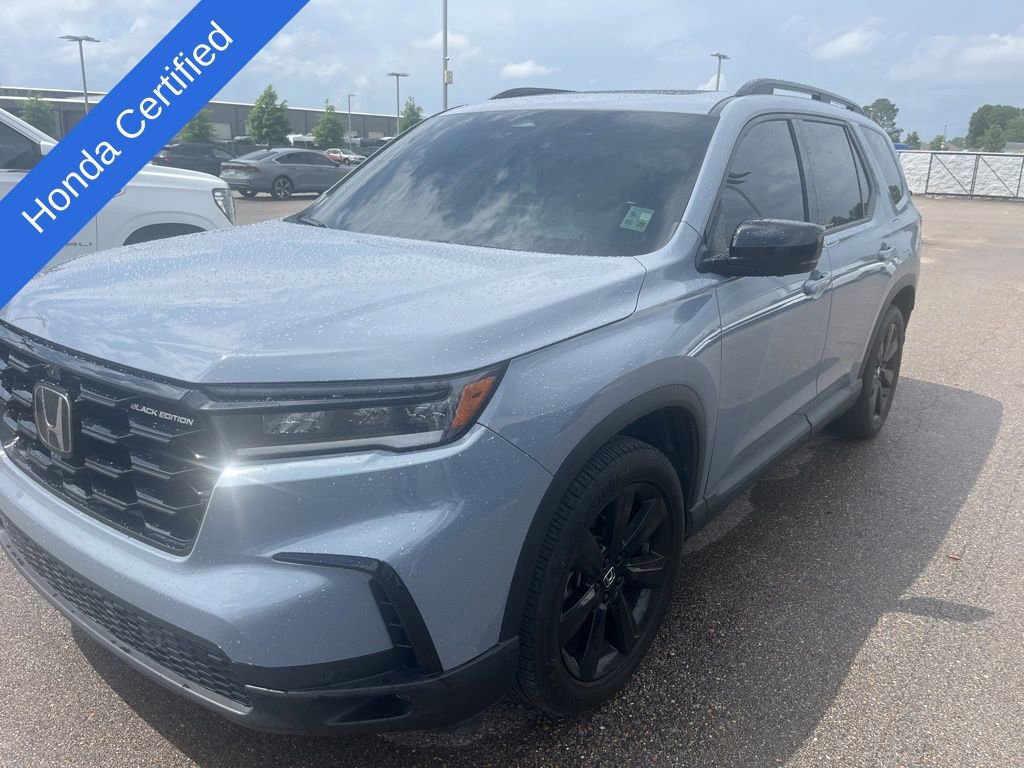 Certified 2025 Honda Pilot Black Edition image 1