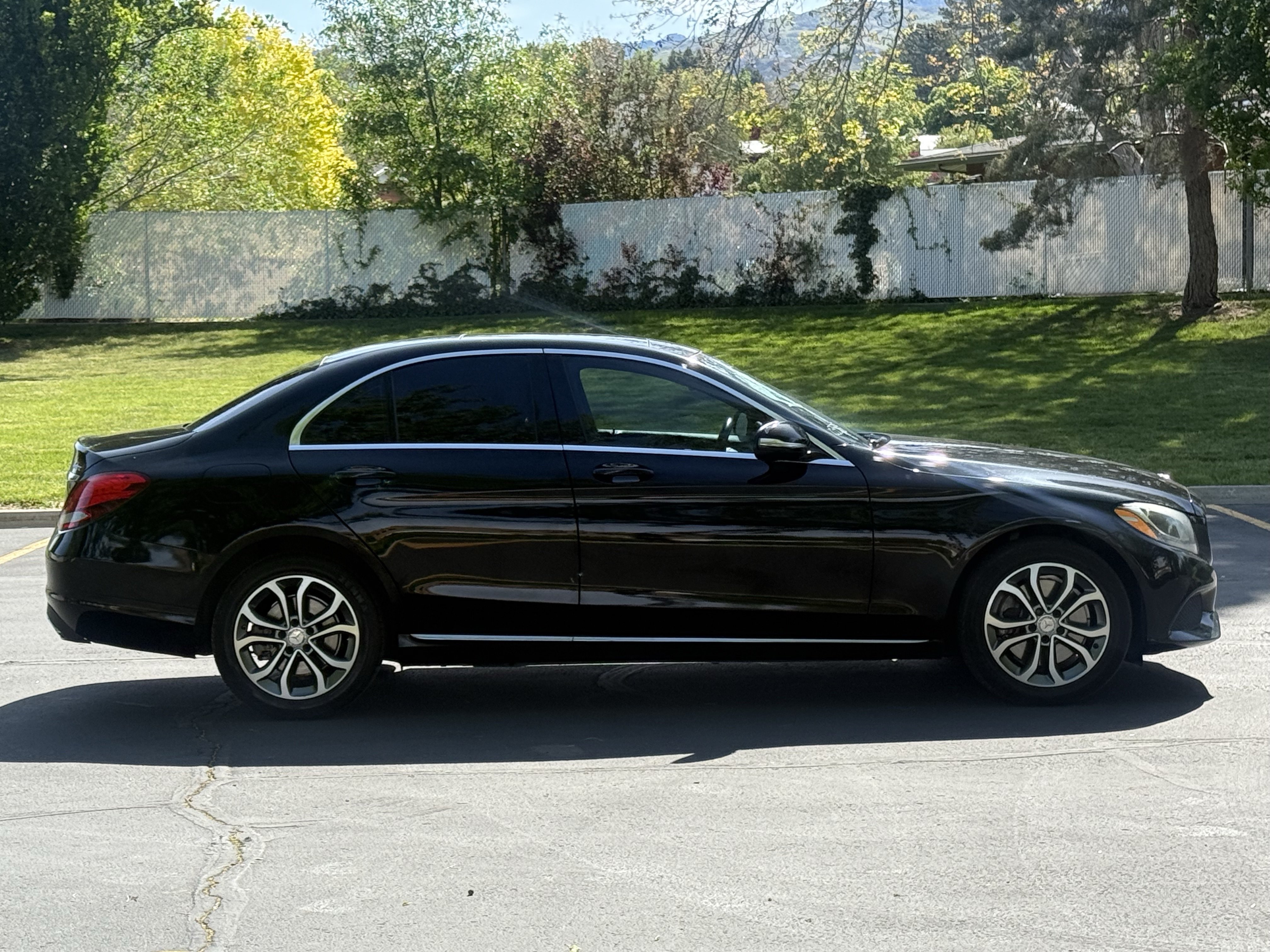 Used 2015 Mercedes-Benz C 300 4MATIC Sedan image 3