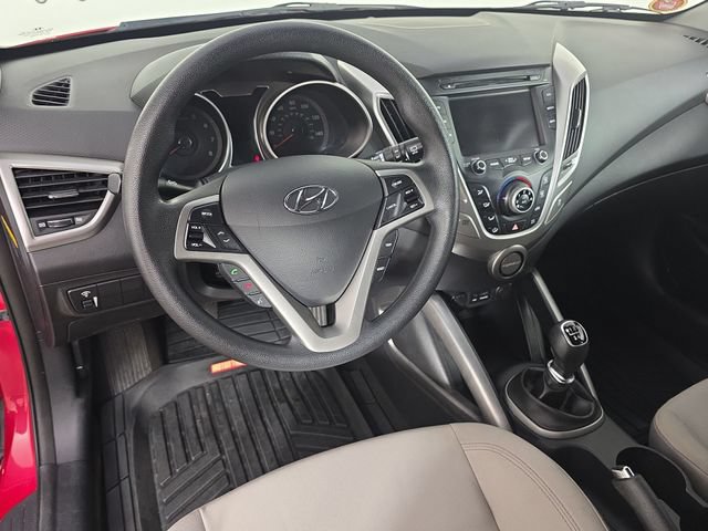 Used 2014 Hyundai Veloster FWD image 19