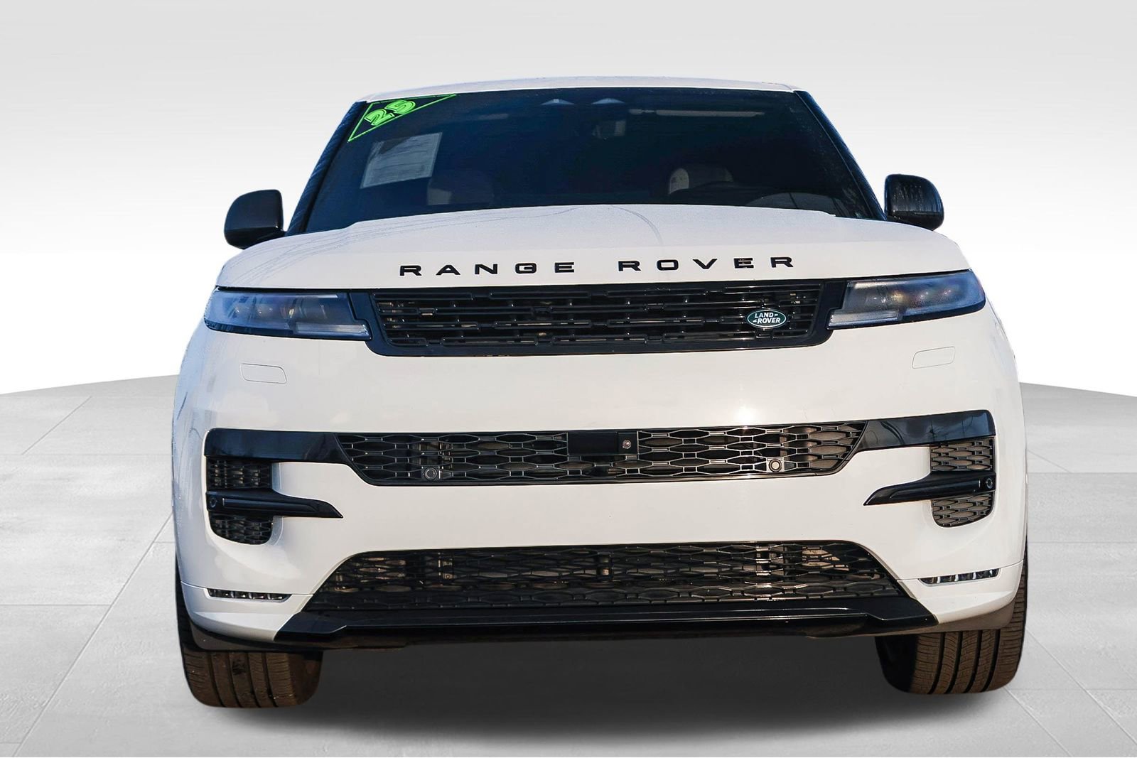 Used 2025 Land Rover Range Rover Sport Dynamic SE image 2