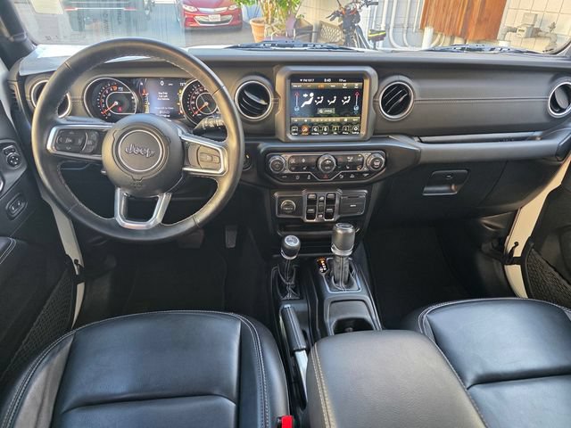 Used 2022 Jeep Wrangler Unlimited Sahara w/ Cold Weather Group AWD/4WD image 14