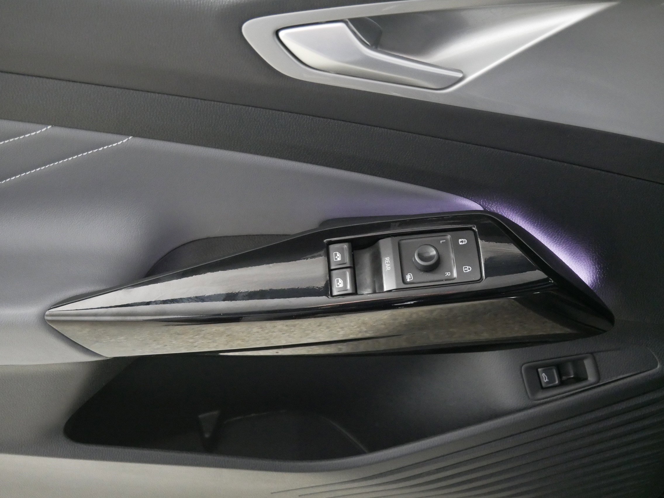 Certified 2023 Volkswagen ID.4 Pro S image 19