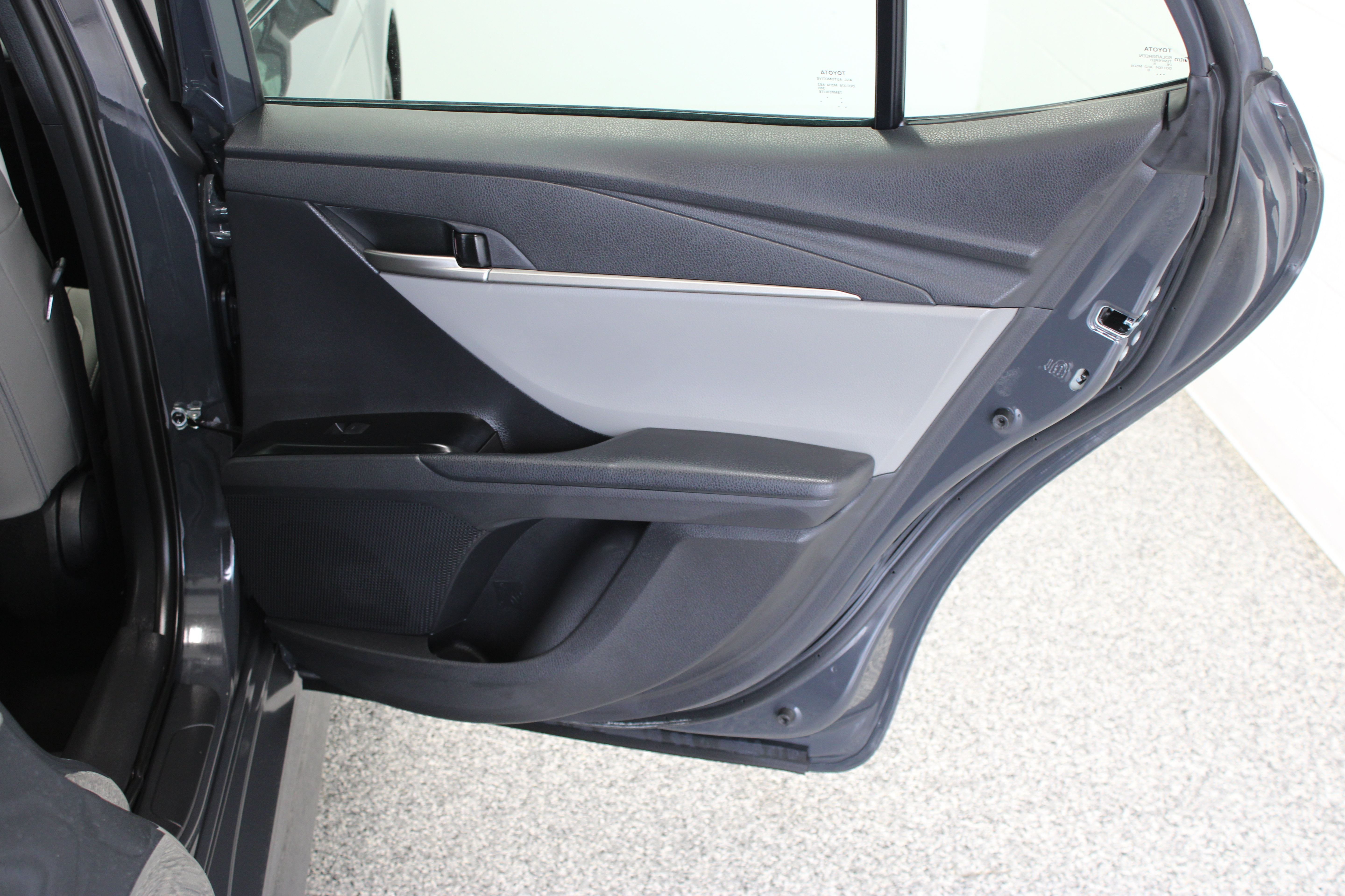Used 2026 Toyota Camry SE FWD image 30