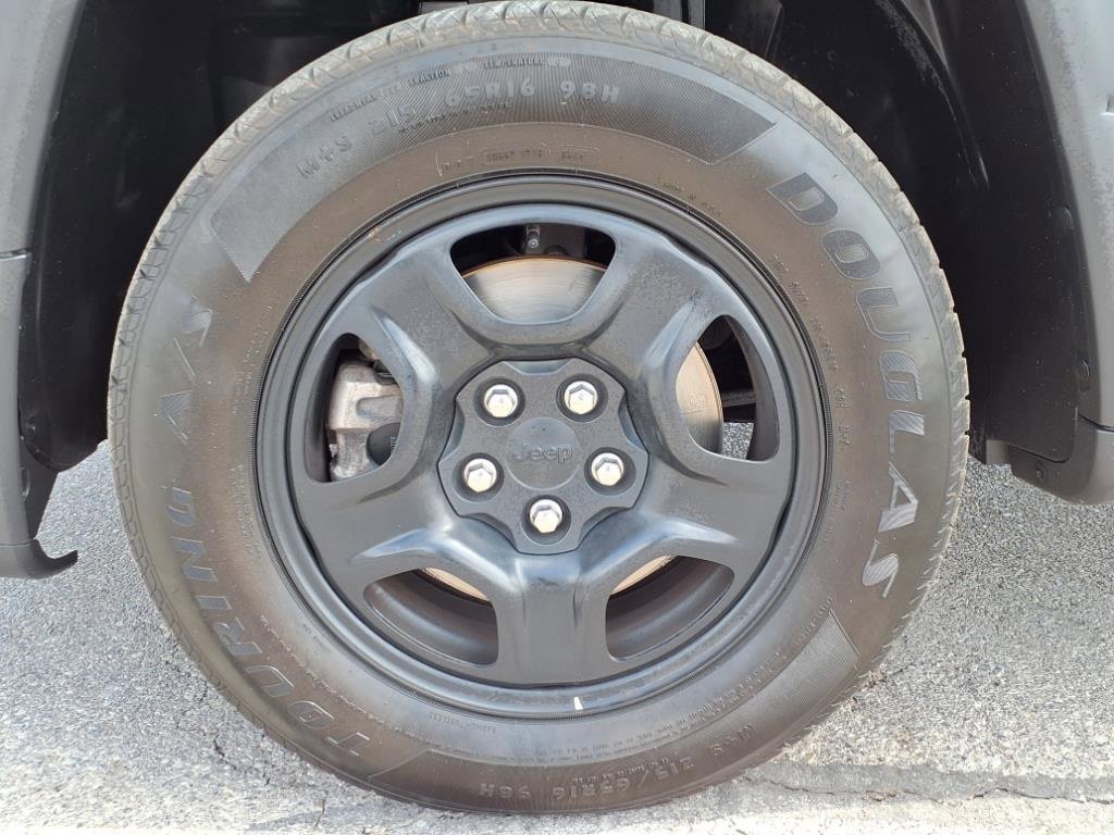 Used 2021 Jeep Compass Sport image 28