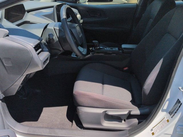 Certified 2025 Toyota Prius LE FWD image 8