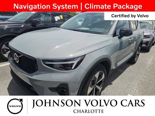 Used 2026 Volvo XC40 B5 Plus AWD/4WD image 3