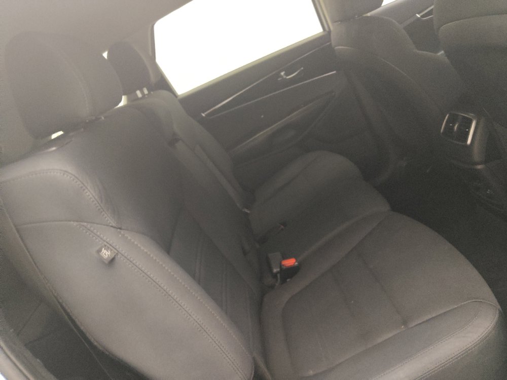 Used 2019 Kia Sorento FWD V6 image 19