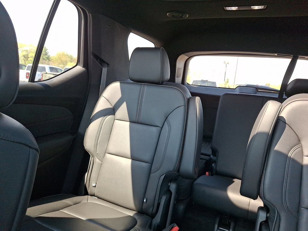 Used 2023 Chevrolet Traverse RS AWD/4WD image 19